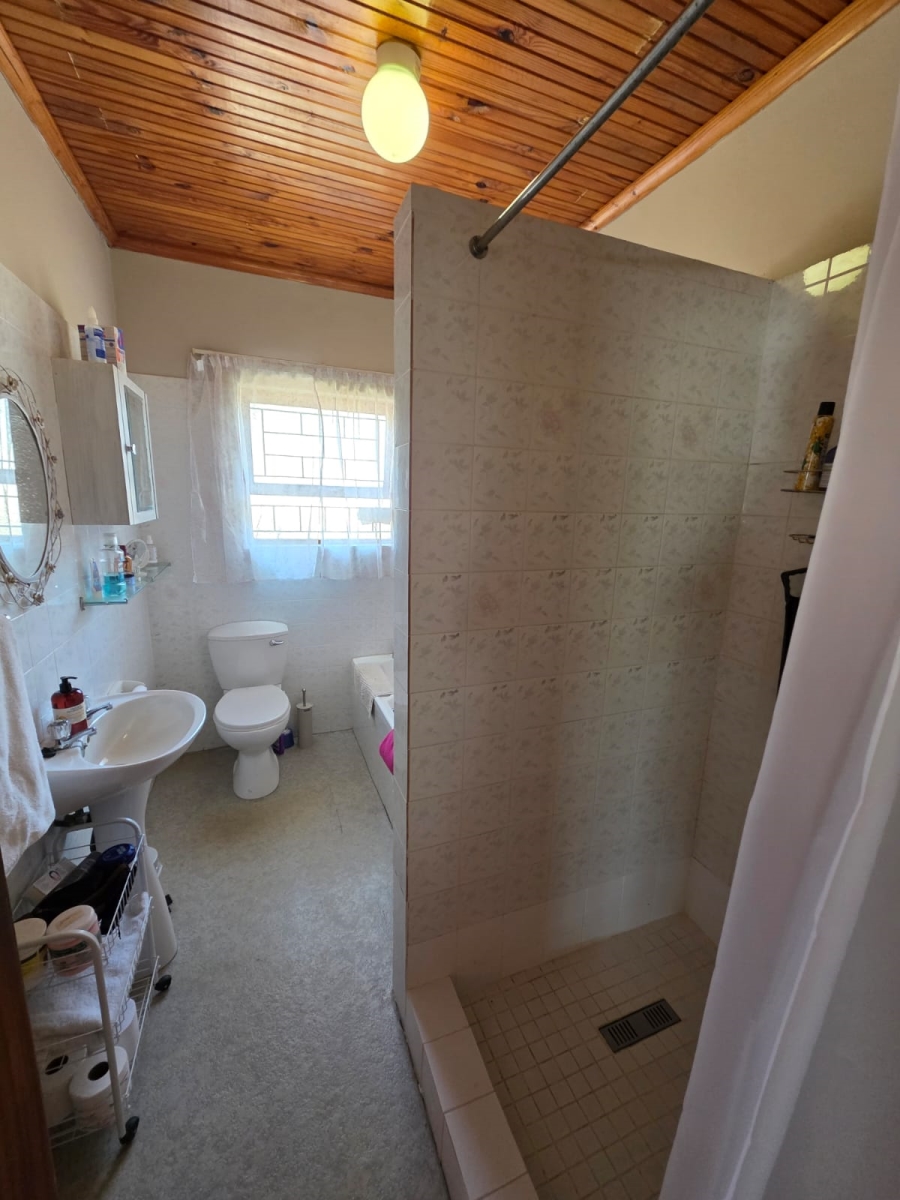 3 Bedroom Property for Sale in Wavecrest Eastern Cape